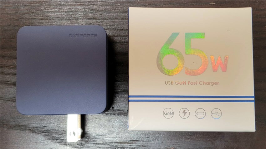 DIGIFORCE 65W USB Type-C GaN Fast Charger本体と箱