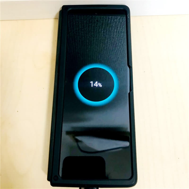 baseus100wで充電中