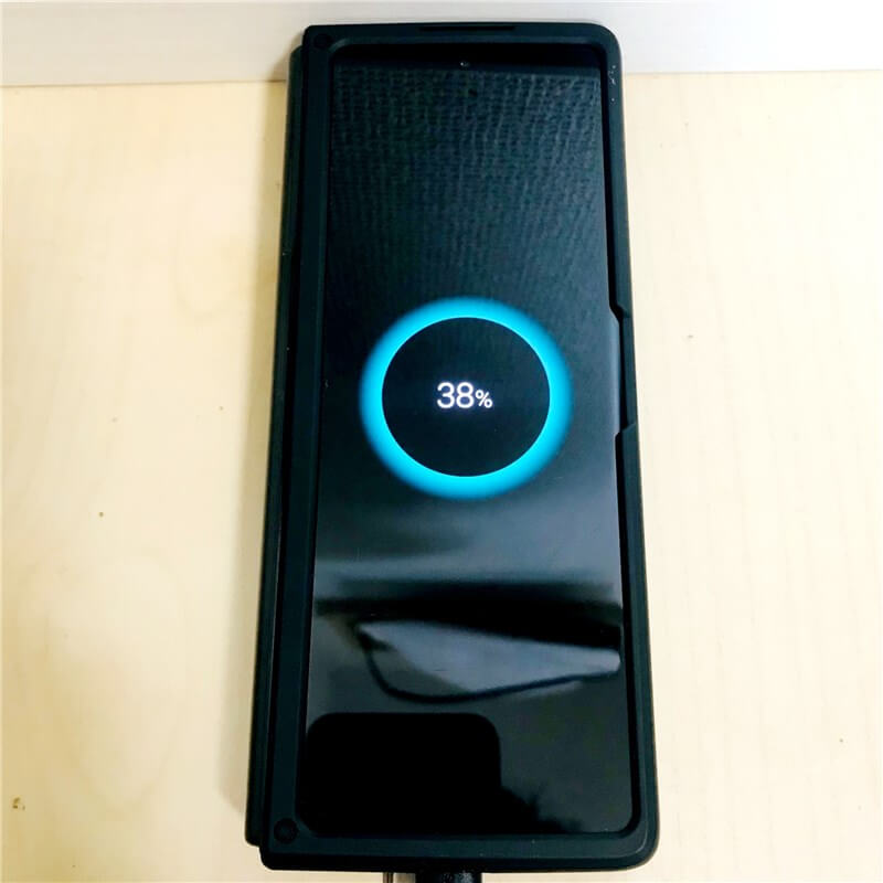 baseus100wで充電中