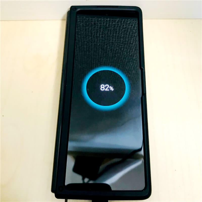 baseus100wで充電中