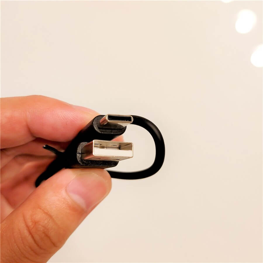 DIESEL TRUE WIRELESS EARBUDS充電ケーブル