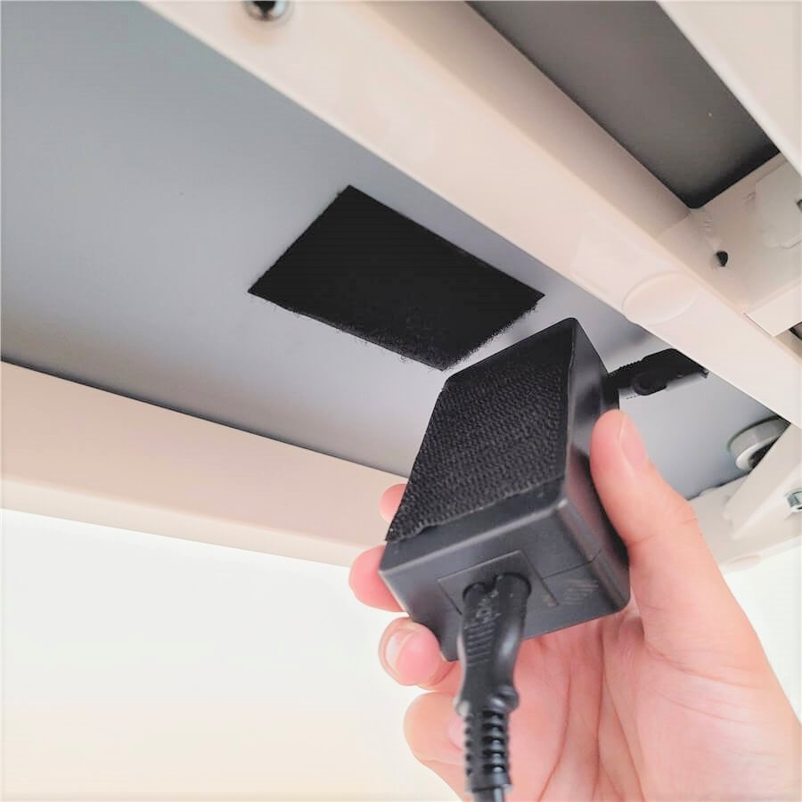 電源タップを外したFLEXISPOT EG8