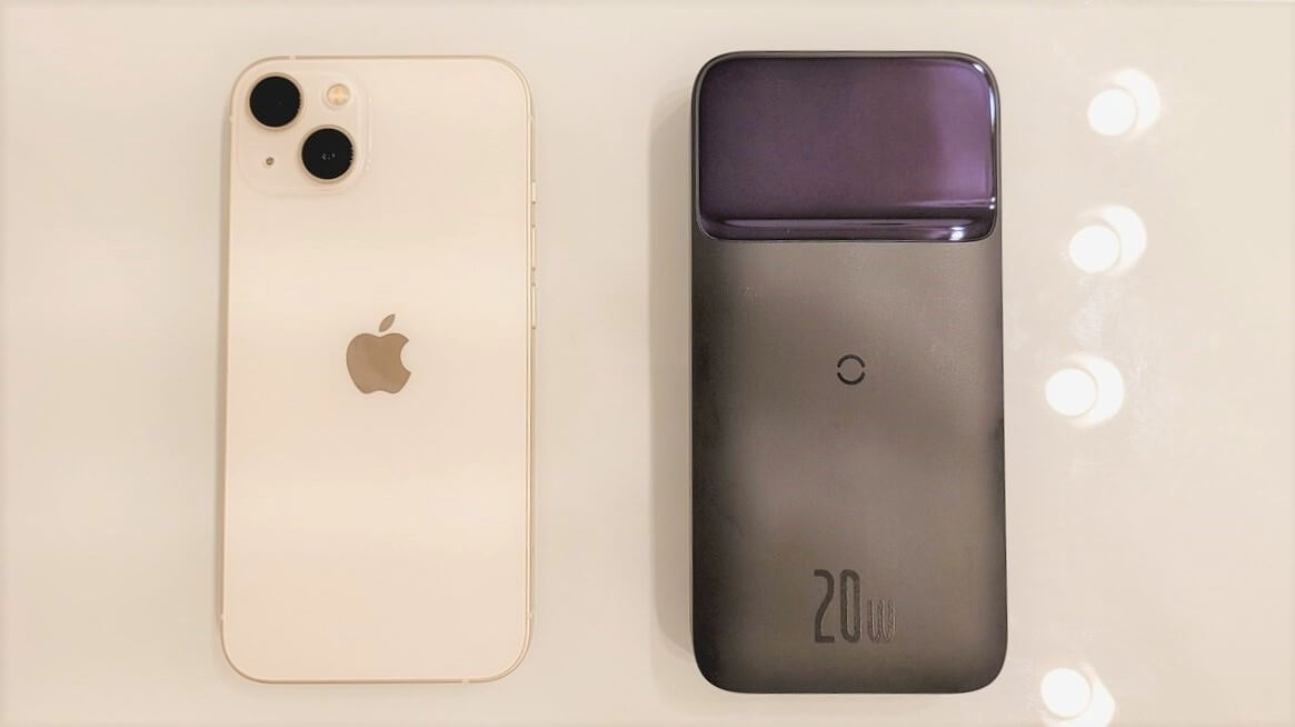 Baseus ワイヤレスモバイルバッテリーとiphone13