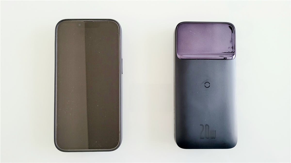 iPhone13とモバイルバッテリー